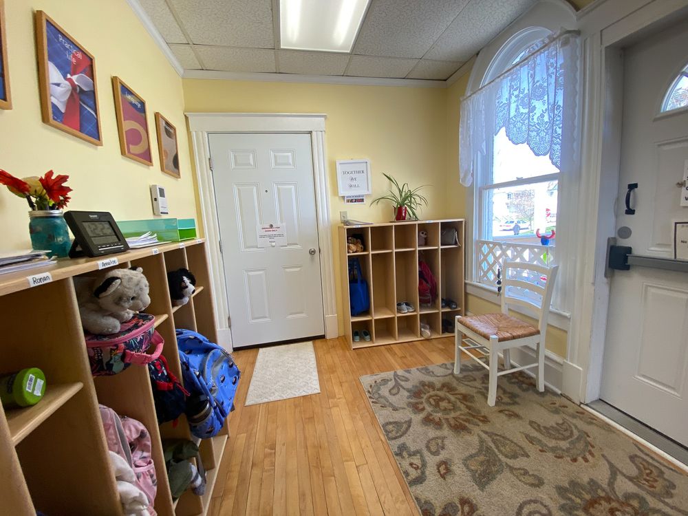 Little Ones Too Preschool and Nursery: 1098 Parkwood Blvd, Schenectady, NY 12308